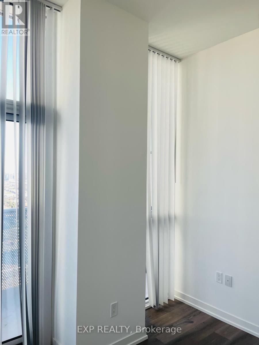 Ph2 - 28 Interchange Way, Vaughan, ON - Indoor Photo Showing Other Room