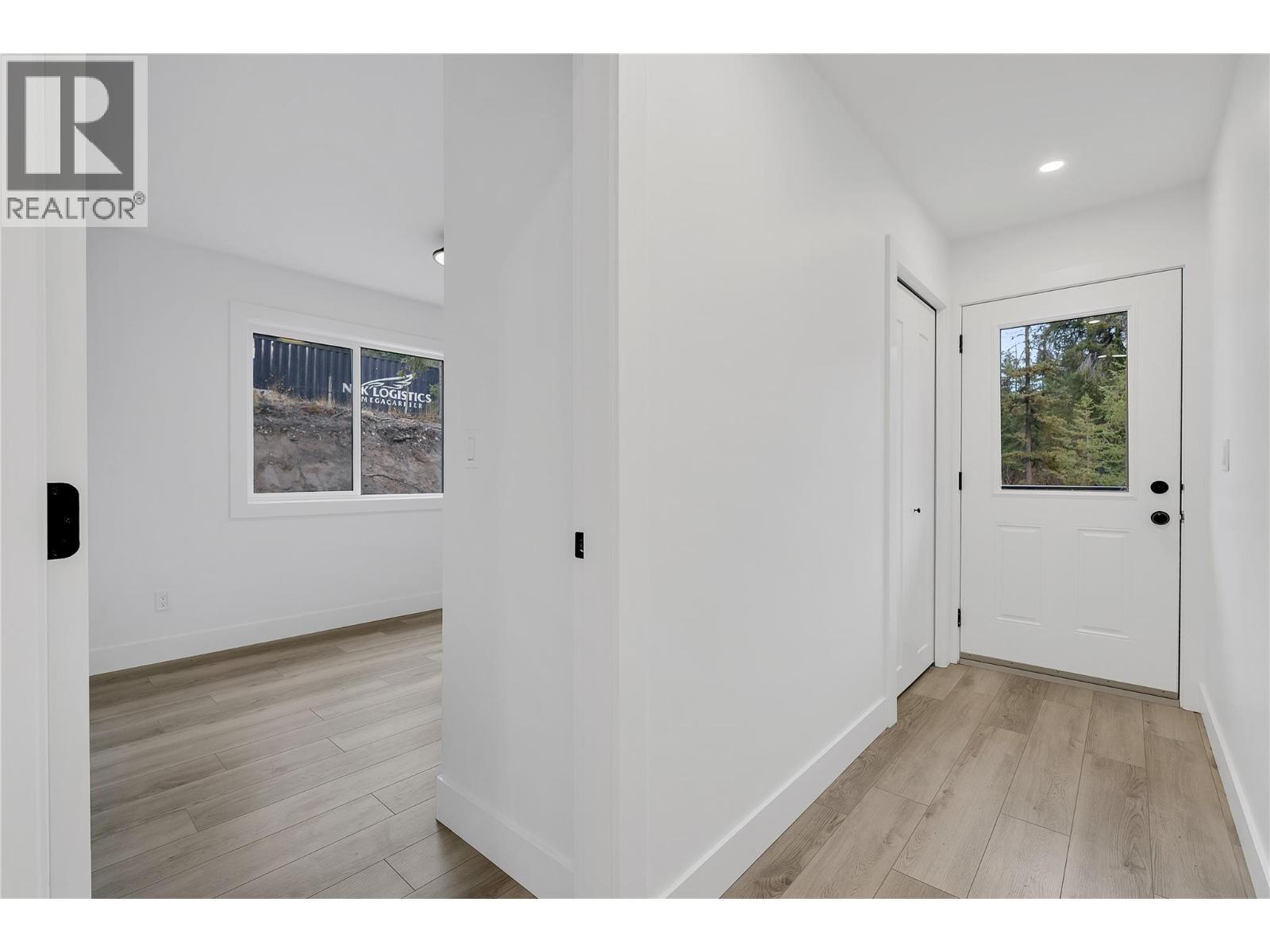 645 Grand Oro Road, Kaleden, BC - Indoor Photo Showing Other Room