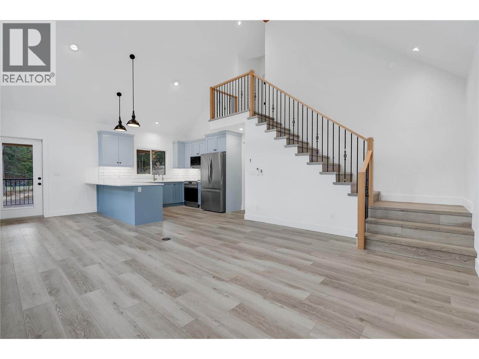 645 Grand Oro Road, Kaleden, BC - Indoor