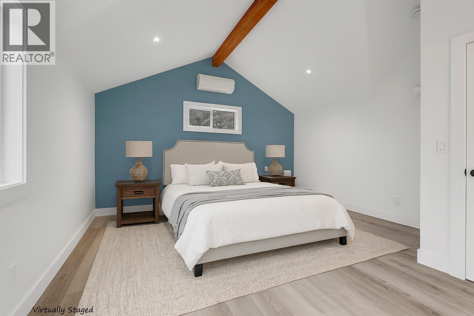 645 Grand Oro Road, Kaleden, BC - Indoor Photo Showing Bedroom