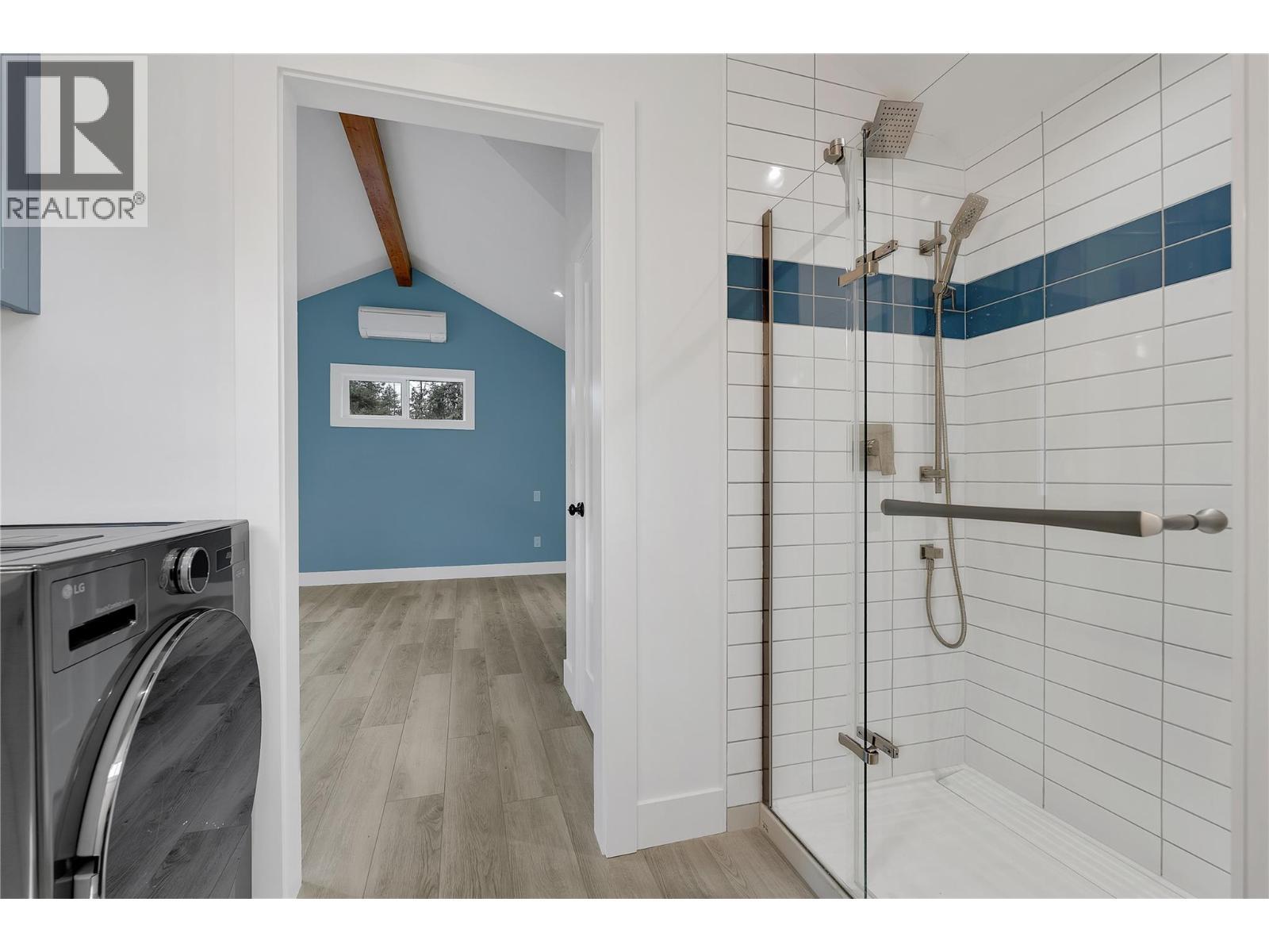 645 Grand Oro Road, Kaleden, BC - Indoor Photo Showing Laundry Room
