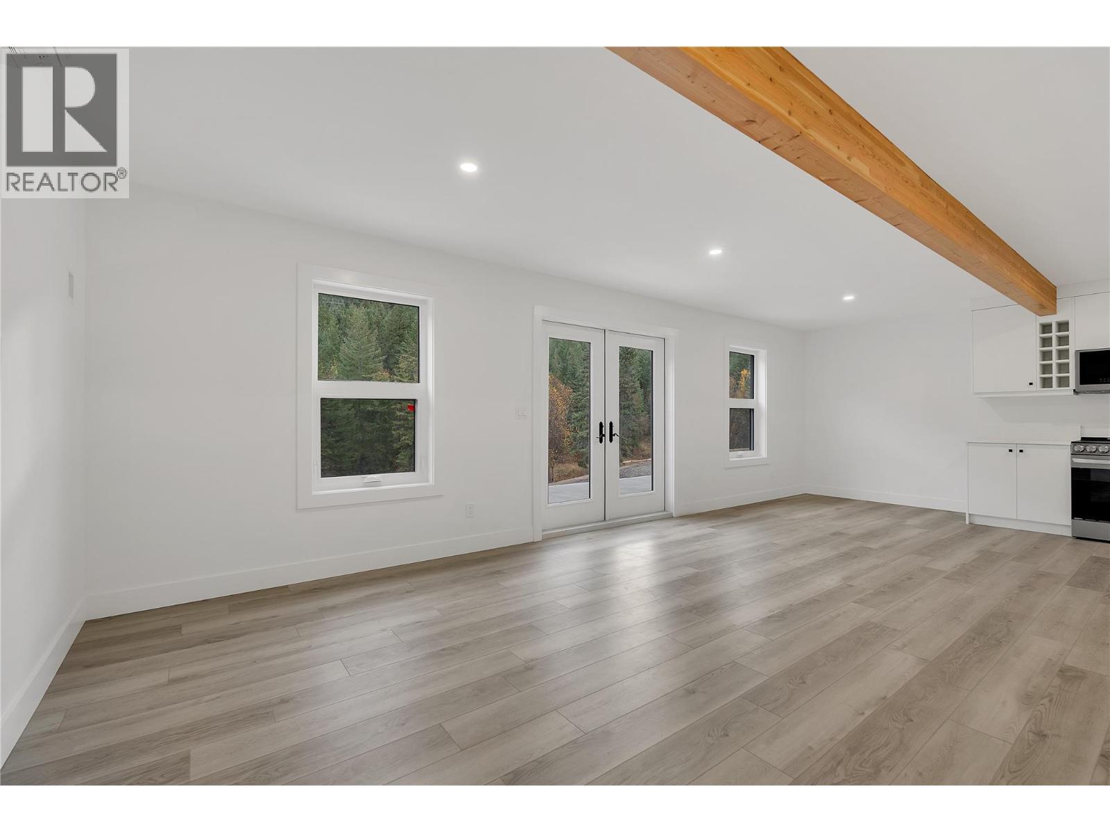 645 Grand Oro Road, Kaleden, BC - Indoor