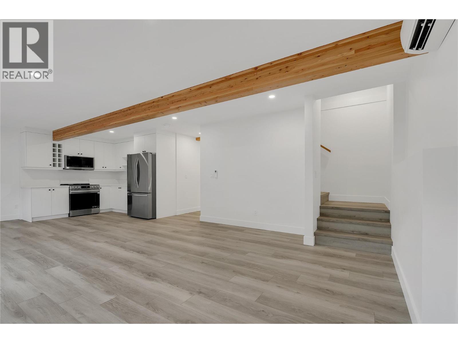645 Grand Oro Road, Kaleden, BC - Indoor