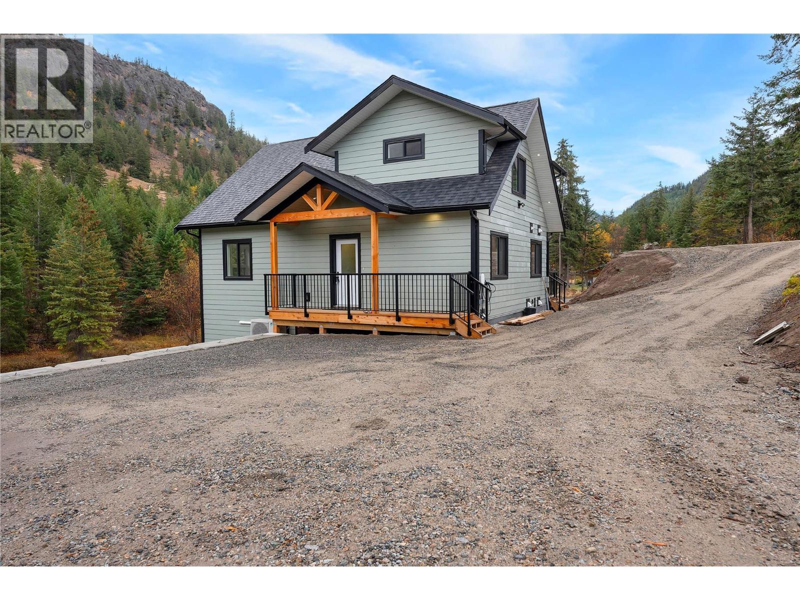 645 Grand Oro Road, Kaleden, BC - Outdoor