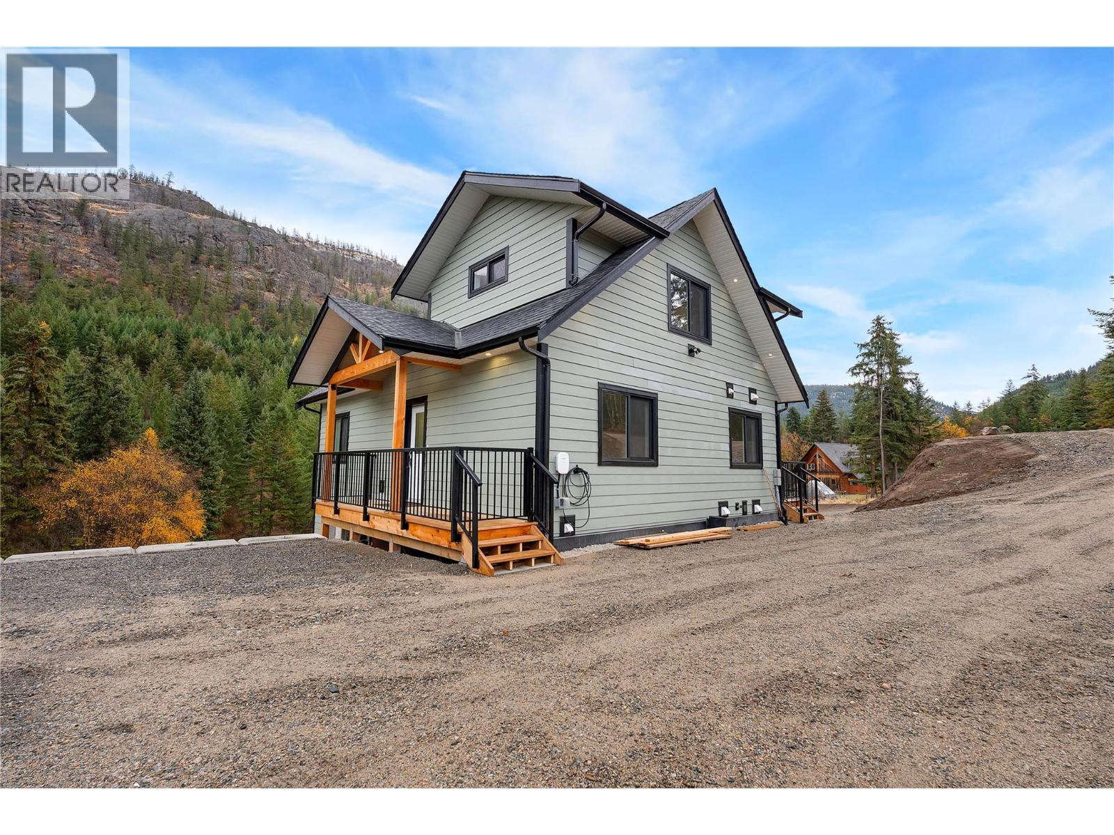 645 Grand Oro Road, Kaleden, BC - Outdoor