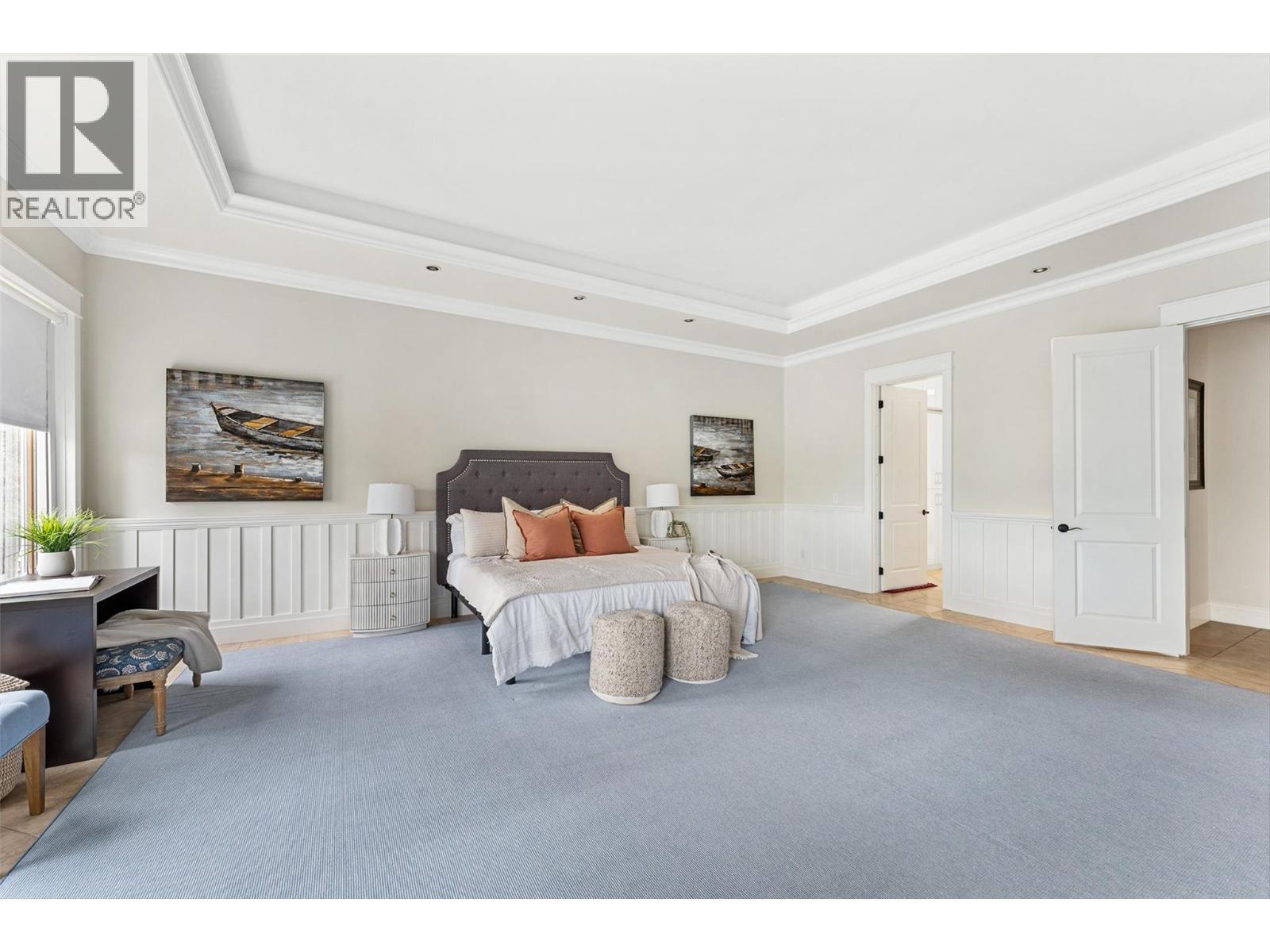 2543 Lucinde Road, West Kelowna, BC - Indoor Photo Showing Bedroom