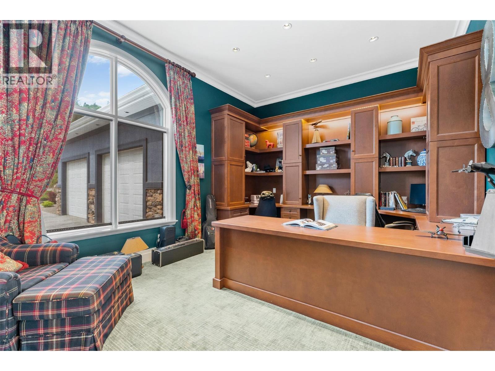 2543 Lucinde Road, West Kelowna, BC - Indoor Photo Showing Office