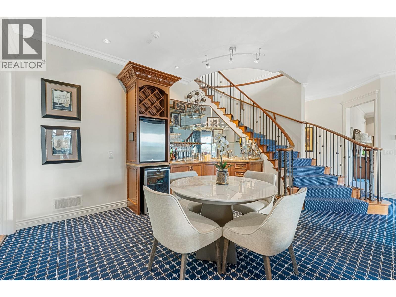 2543 Lucinde Road, West Kelowna, BC - Indoor Photo Showing Dining Room