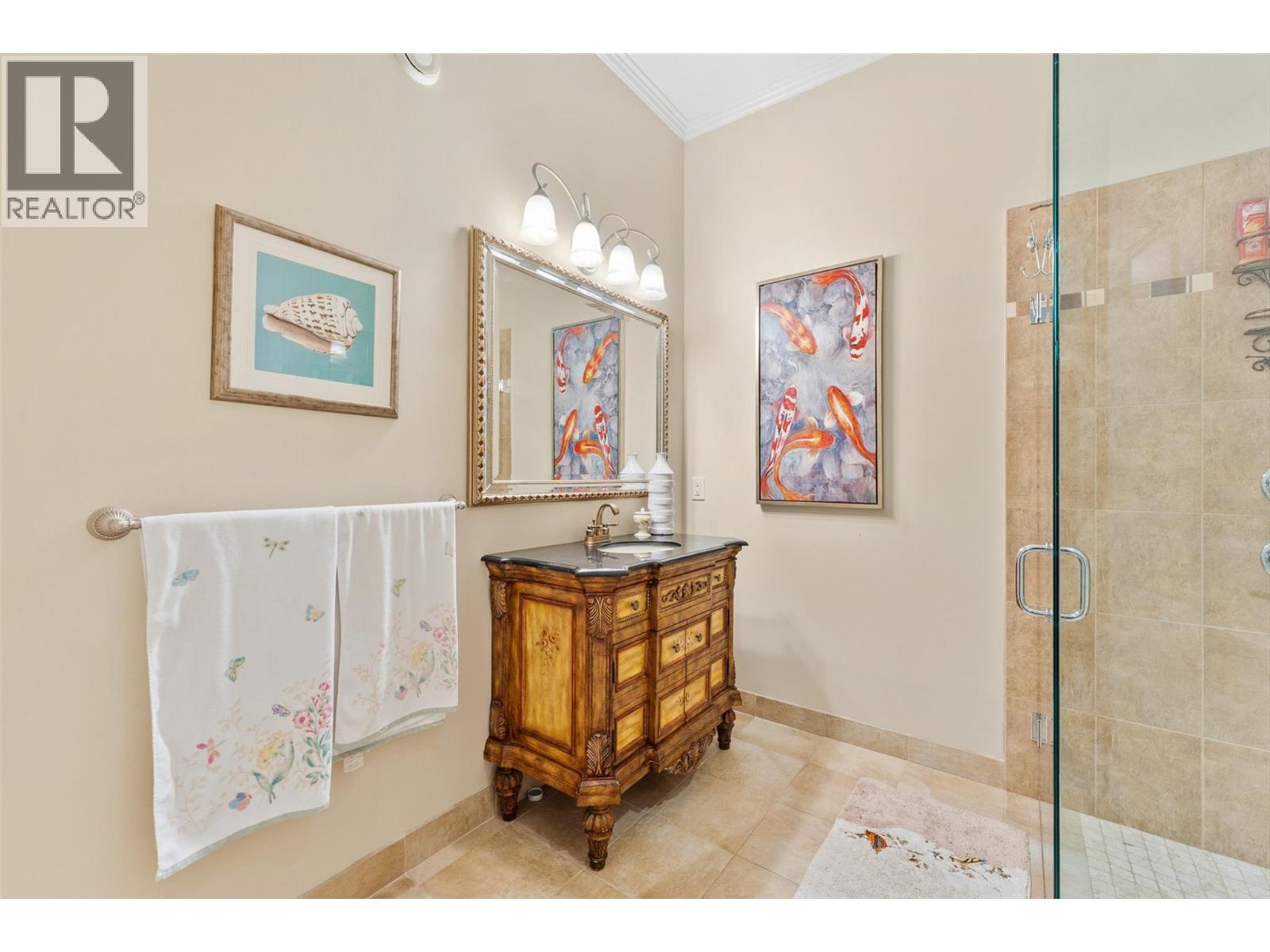 2543 Lucinde Road, West Kelowna, BC - Indoor Photo Showing Bathroom