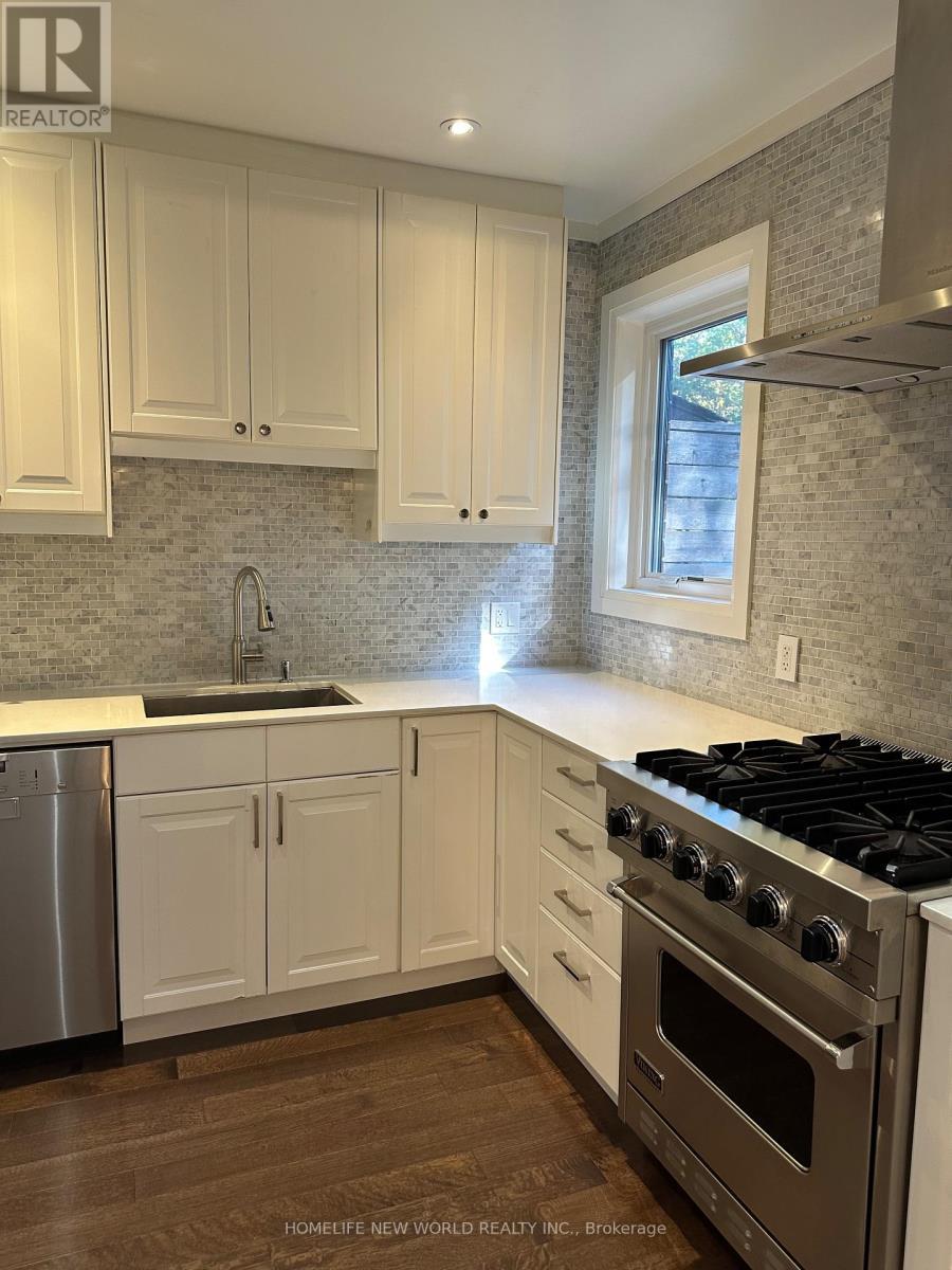 1621 Mount Pleasant Road, Toronto, ON - Indoor Photo Showing Kitchen With Upgraded Kitchen