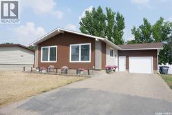 107 Empire PLACE Assiniboia, SK S0H 0B0