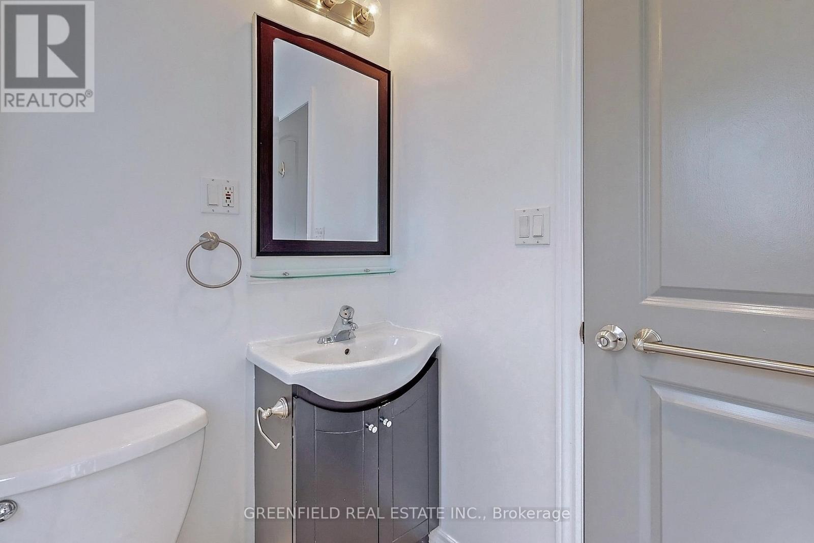 Upper - 1747 Bayview Avenue, Toronto, ON - Indoor Photo Showing Bathroom