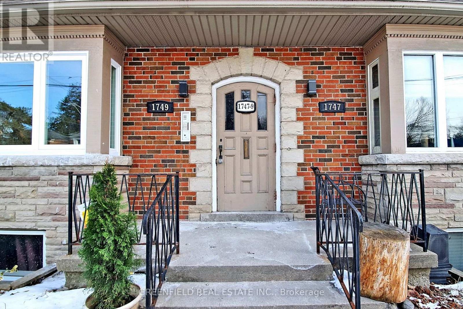 Upper - 1747 Bayview Avenue, Toronto, ON - Outdoor