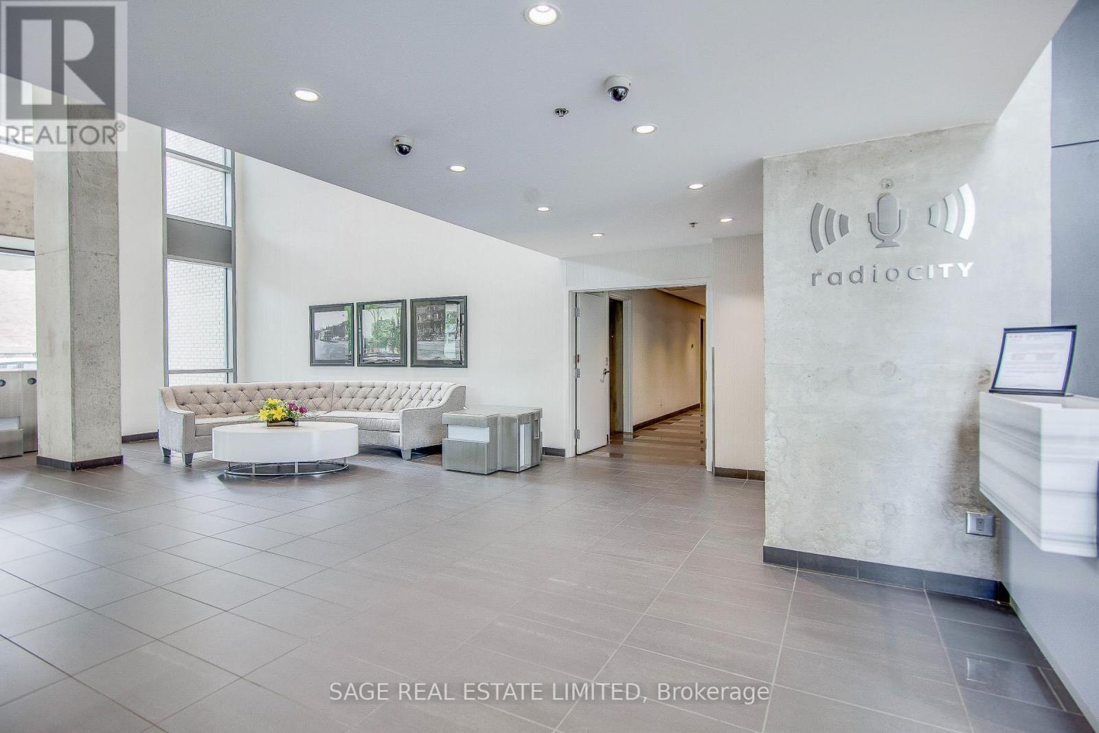 2107 - 281 Mutual Street, Toronto, ON - Indoor