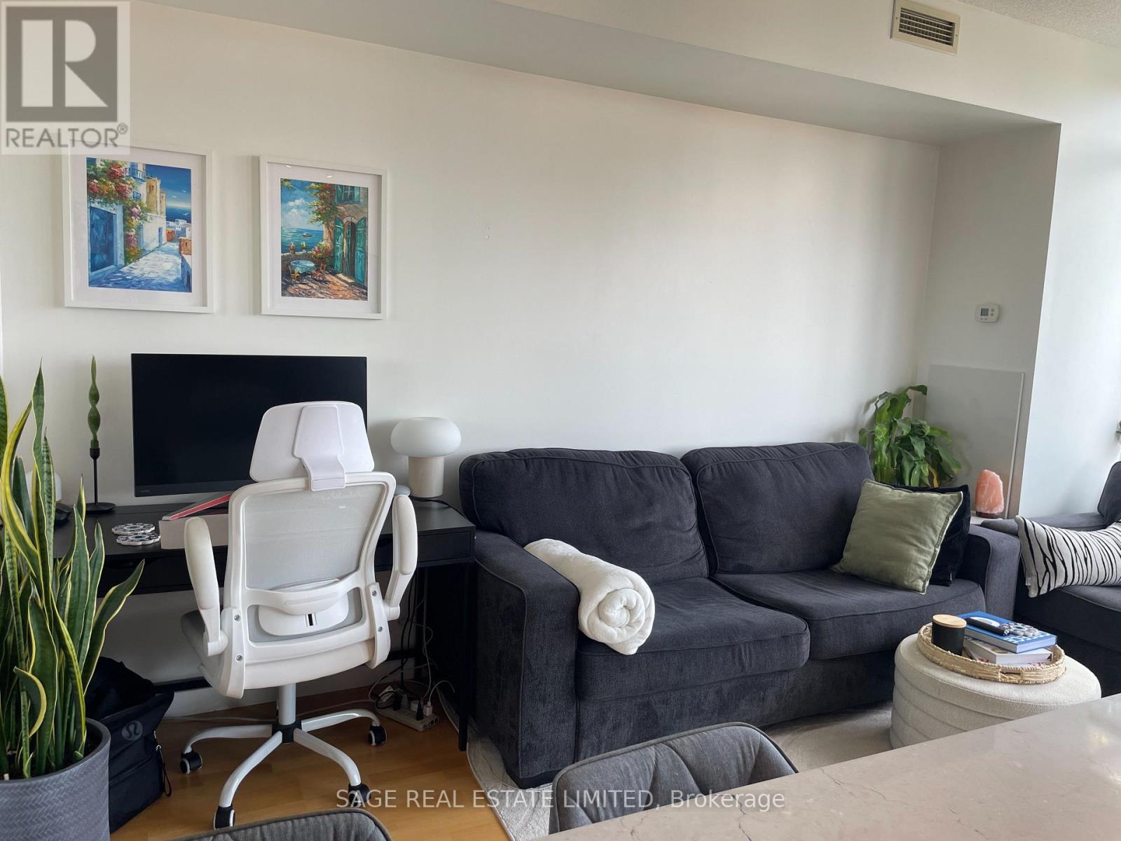 2107 - 281 Mutual Street, Toronto, ON - Indoor Photo Showing Living Room