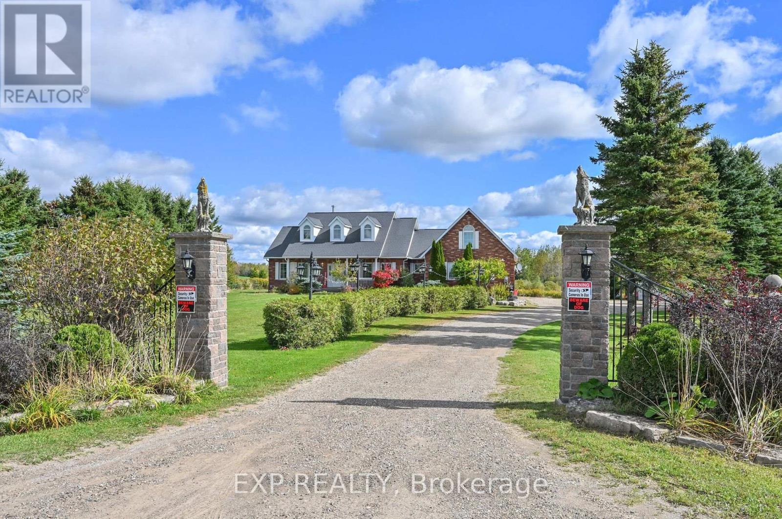 Elegant front Entry - 434499 4Th Line, Amaranth, ON - Outdoor
