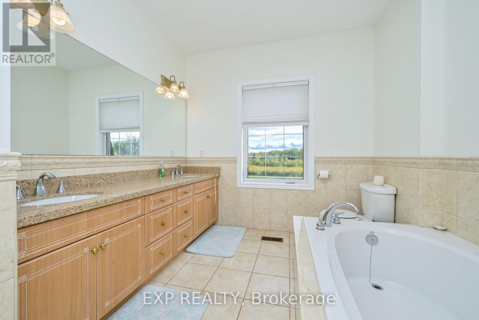 434499 4Th Line, Amaranth, ON - Indoor Photo Showing Bathroom