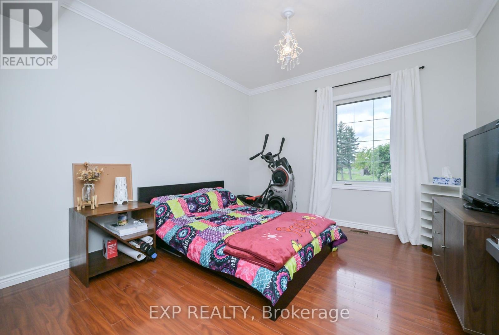 # 3 - 434499 4Th Line, Amaranth, ON - Indoor Photo Showing Bedroom