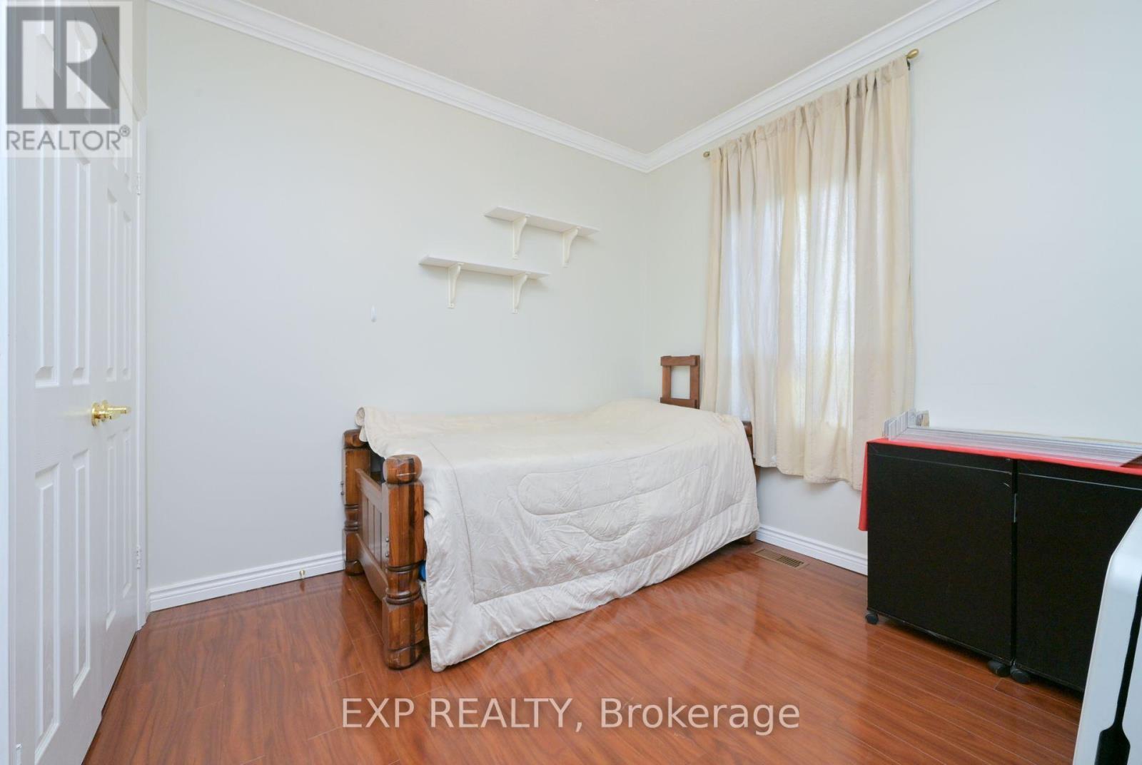 # 4 - 434499 4Th Line, Amaranth, ON - Indoor Photo Showing Bedroom