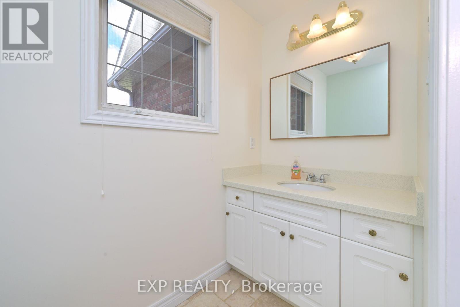 Main Floor Bathroom # 3 - 434499 4Th Line, Amaranth, ON - Photo Showing Bathroom
