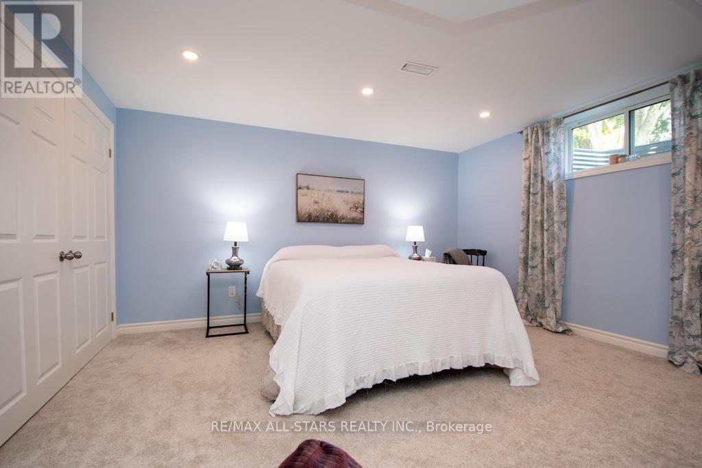 120 Victoria Drive, Kawartha Lakes (Fenelon), ON - Indoor Photo Showing Bedroom