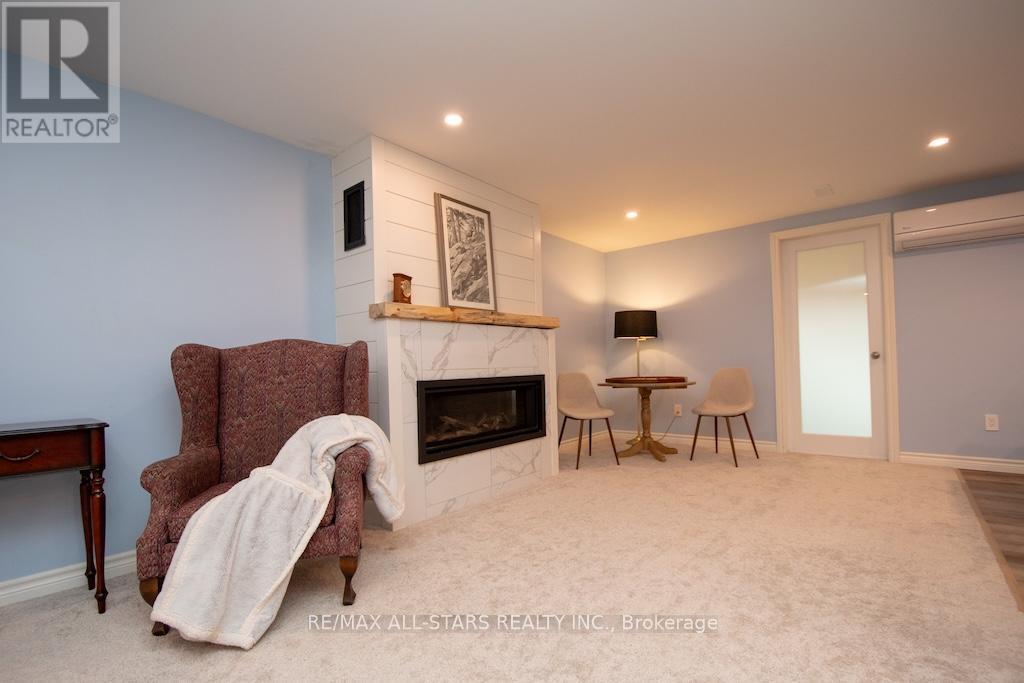 120 Victoria Drive, Kawartha Lakes (Fenelon), ON - Indoor With Fireplace