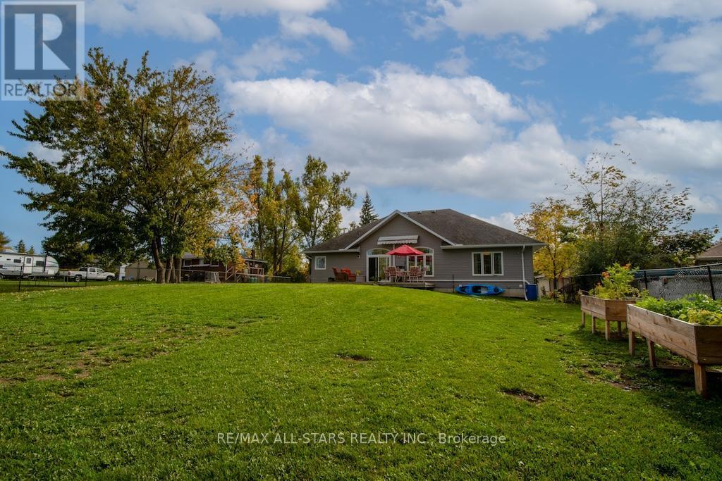 120 Victoria Drive, Kawartha Lakes (Fenelon), ON - Outdoor With Deck Patio Veranda