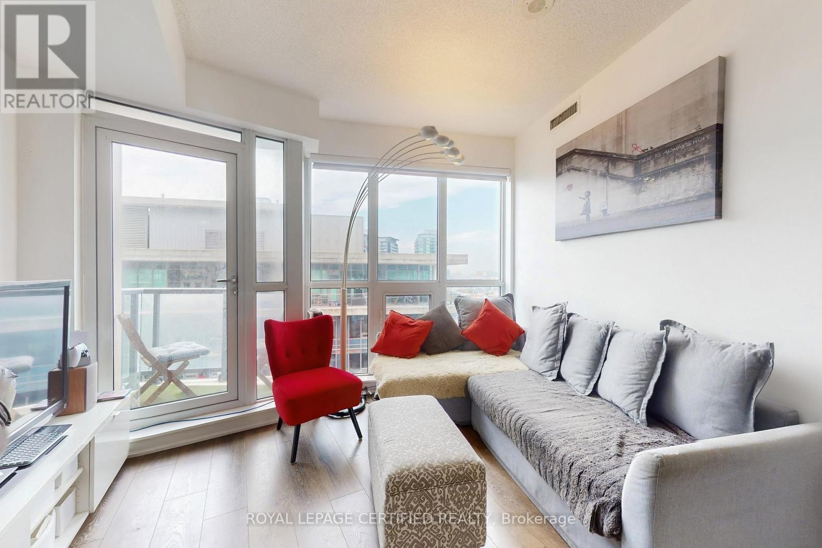 2003 - 51 East Liberty Street, Toronto, ON - Indoor Photo Showing Living Room