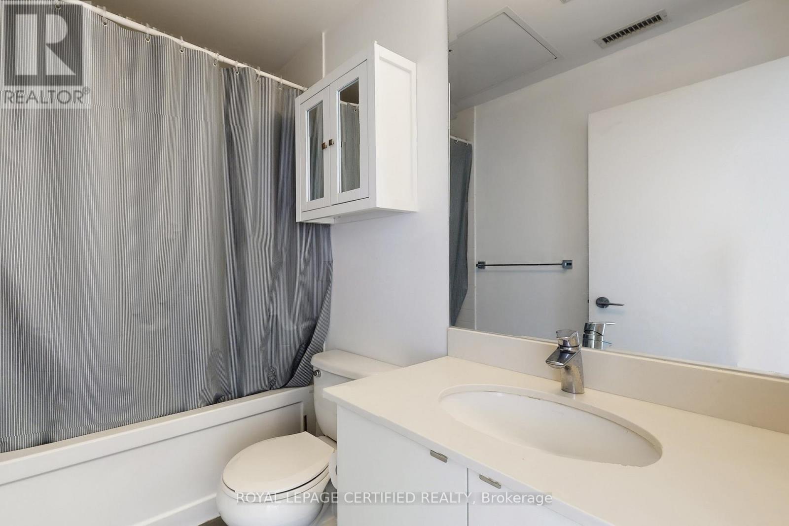 2003 - 51 East Liberty Street, Toronto, ON - Indoor Photo Showing Bathroom