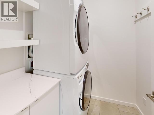 7156 Edgehill Crescent, Powell River, BC - Indoor Photo Showing Laundry Room