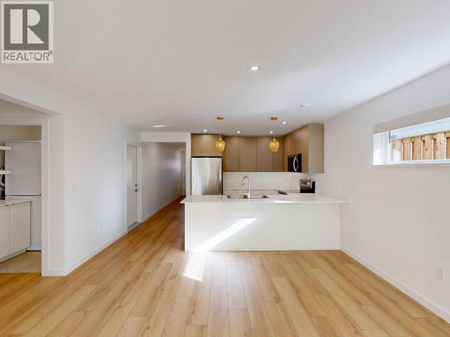 7156 Edgehill Crescent, Powell River, BC - Indoor Photo Showing Kitchen