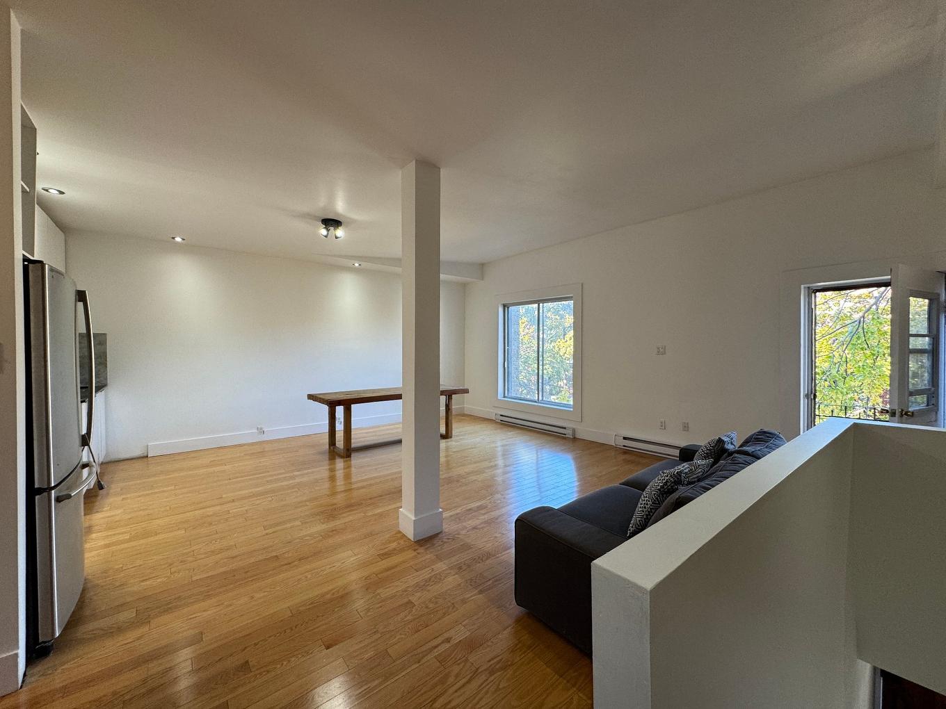 Living room - 4526 Rue Chambord, Montréal (Le Plateau-Mont-Royal), QC - Indoor Photo Showing Other Room