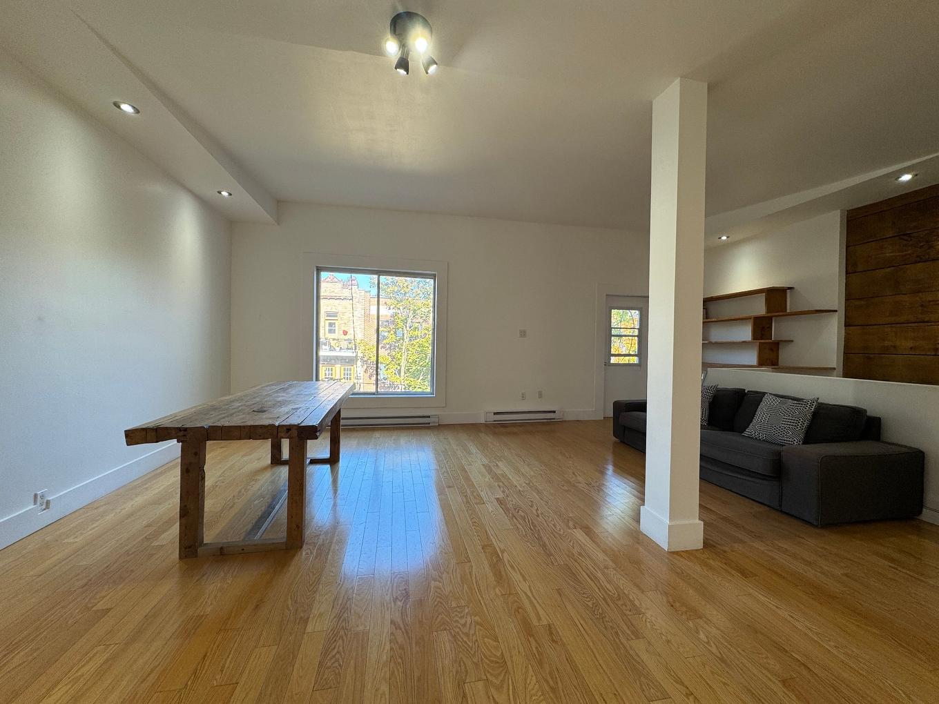 Living room - 4526 Rue Chambord, Montréal (Le Plateau-Mont-Royal), QC - Indoor Photo Showing Other Room