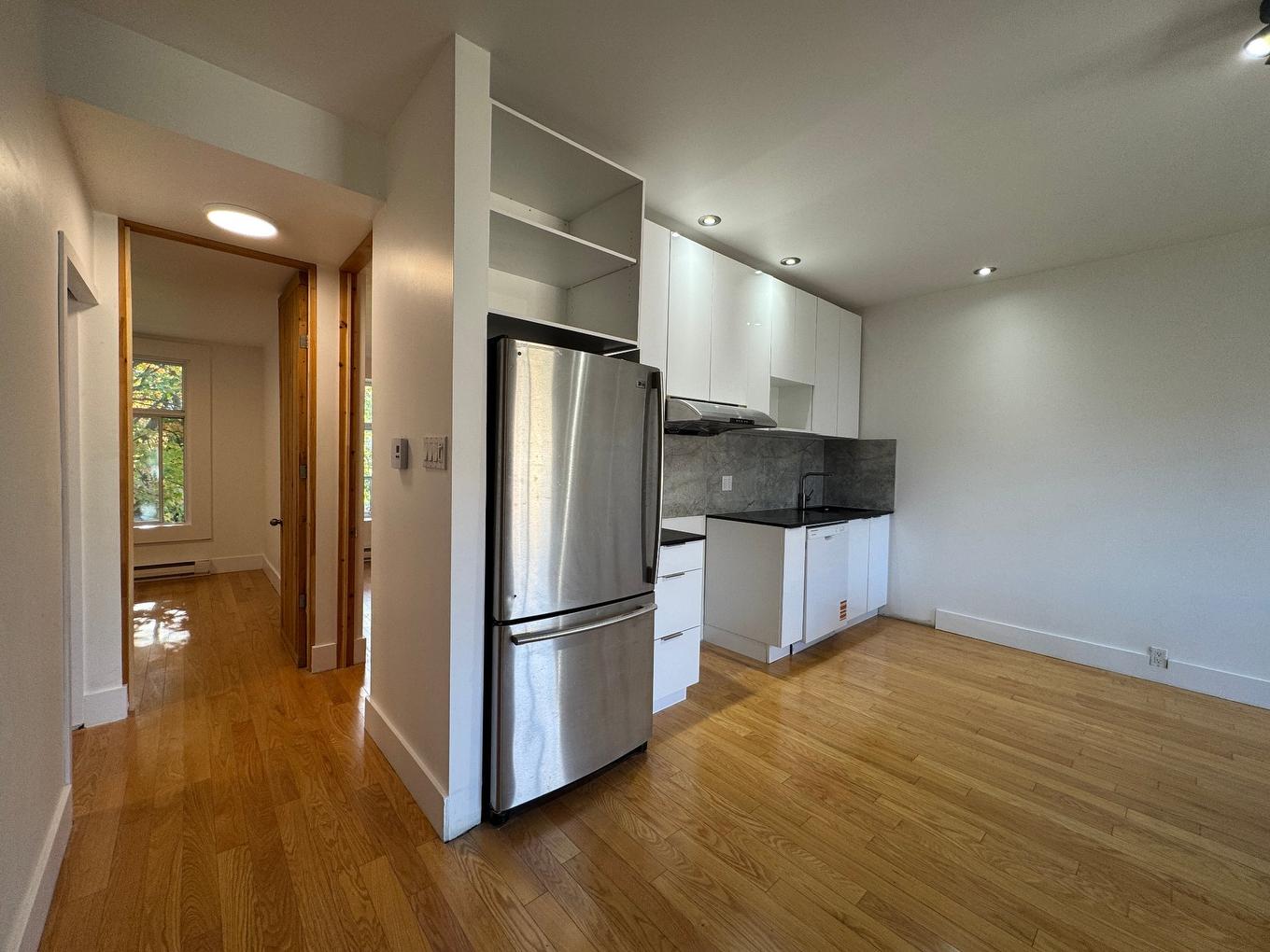 Kitchen - 4526 Rue Chambord, Montréal (Le Plateau-Mont-Royal), QC - Indoor Photo Showing Kitchen