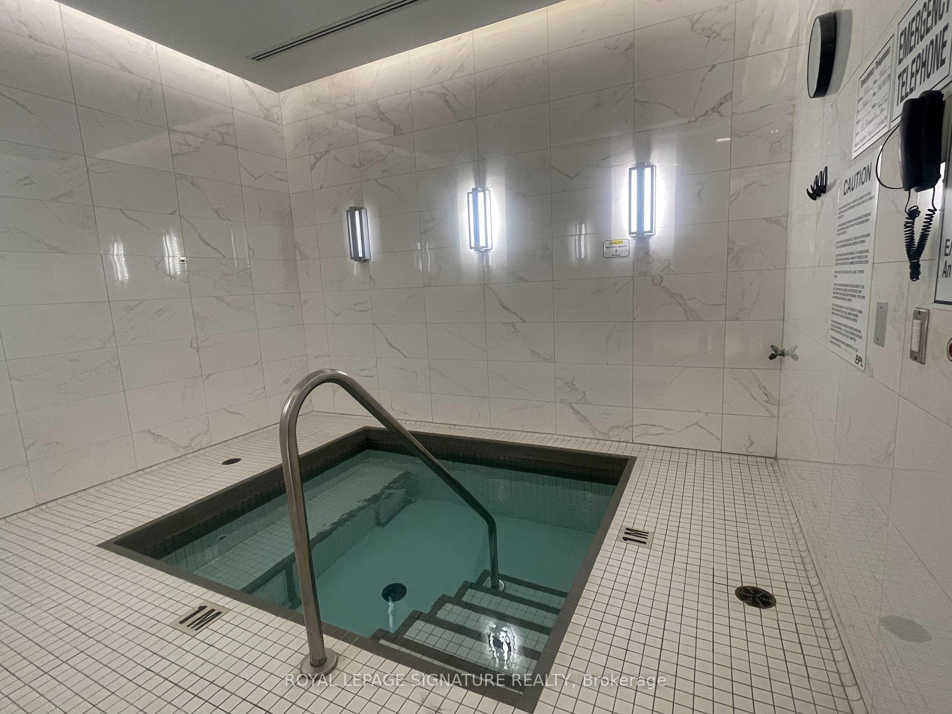 1403-50 Ordnance Street, Toronto, ON - Indoor Photo Showing Bathroom