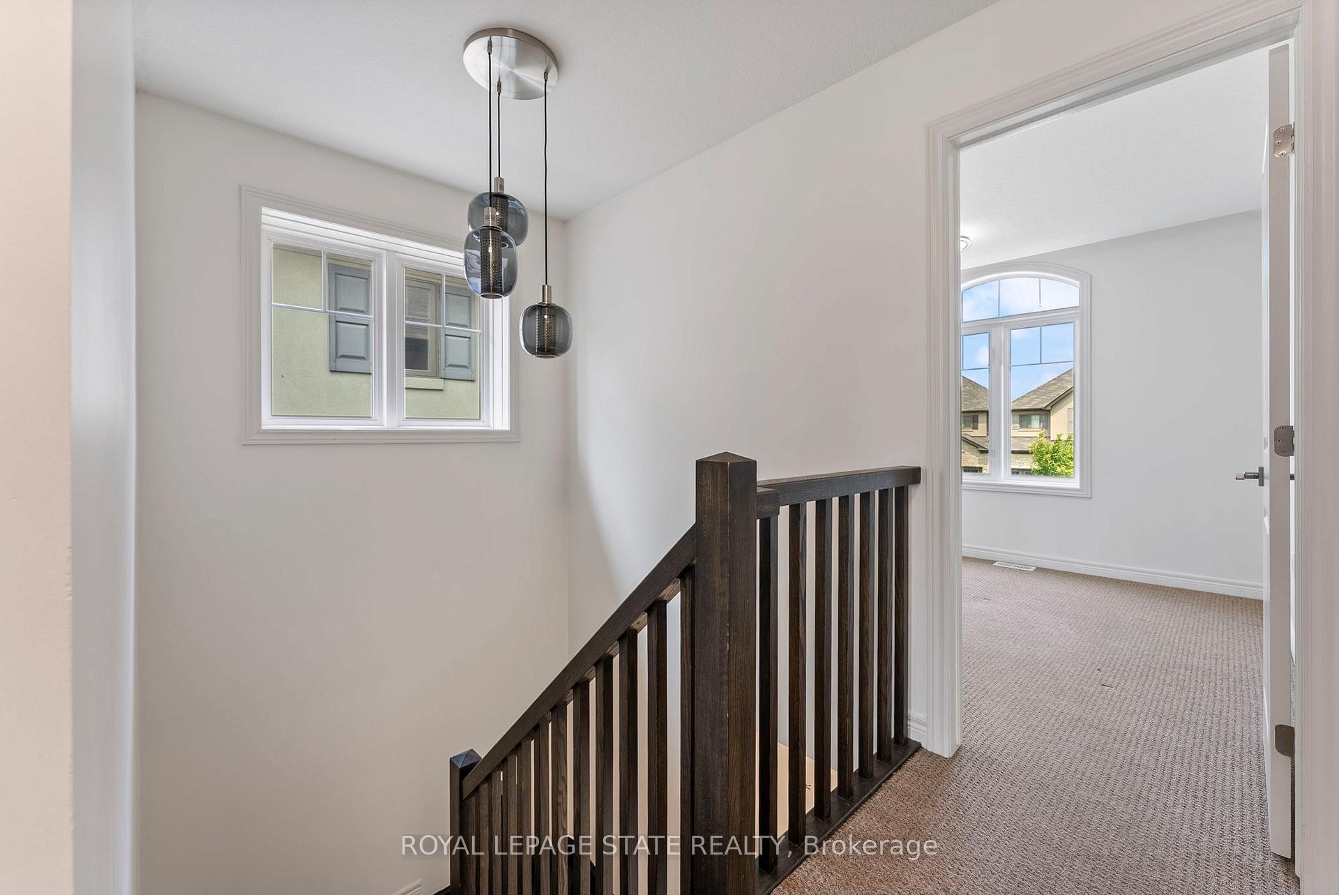 68 Dodman Crescent, Hamilton, ON - Indoor Photo Showing Other Room