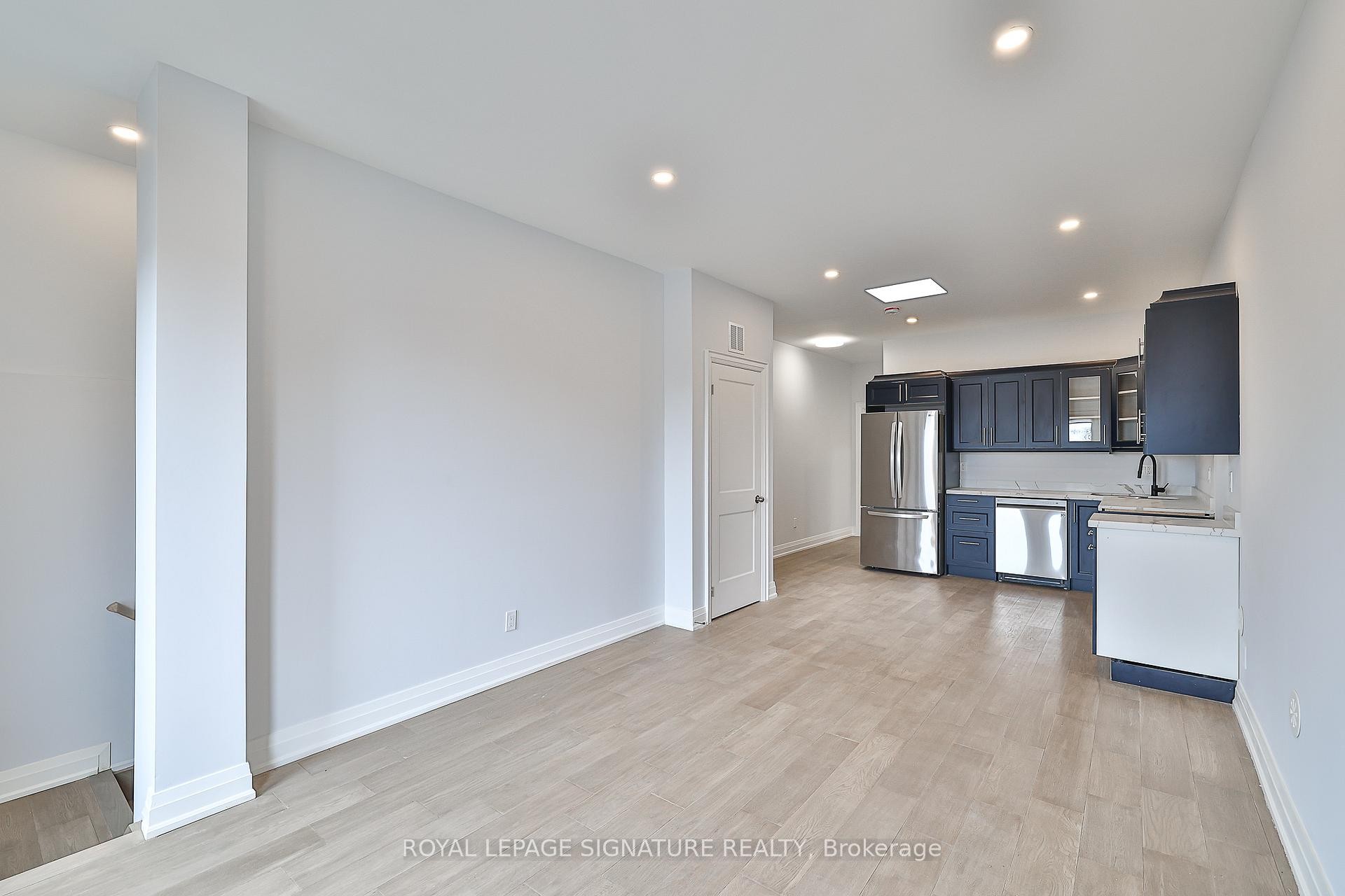 Third-60 Belvidere Avenue, Toronto, ON - Indoor Photo Showing Kitchen