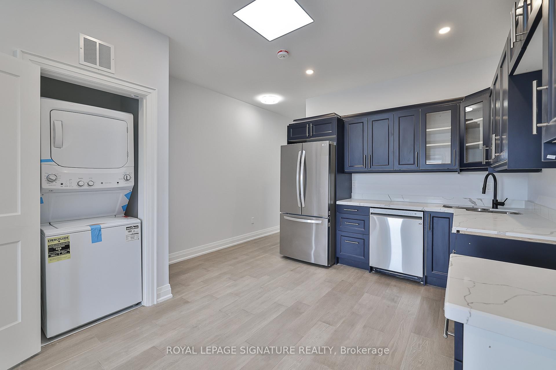 Third-60 Belvidere Avenue, Toronto, ON - Indoor Photo Showing Laundry Room