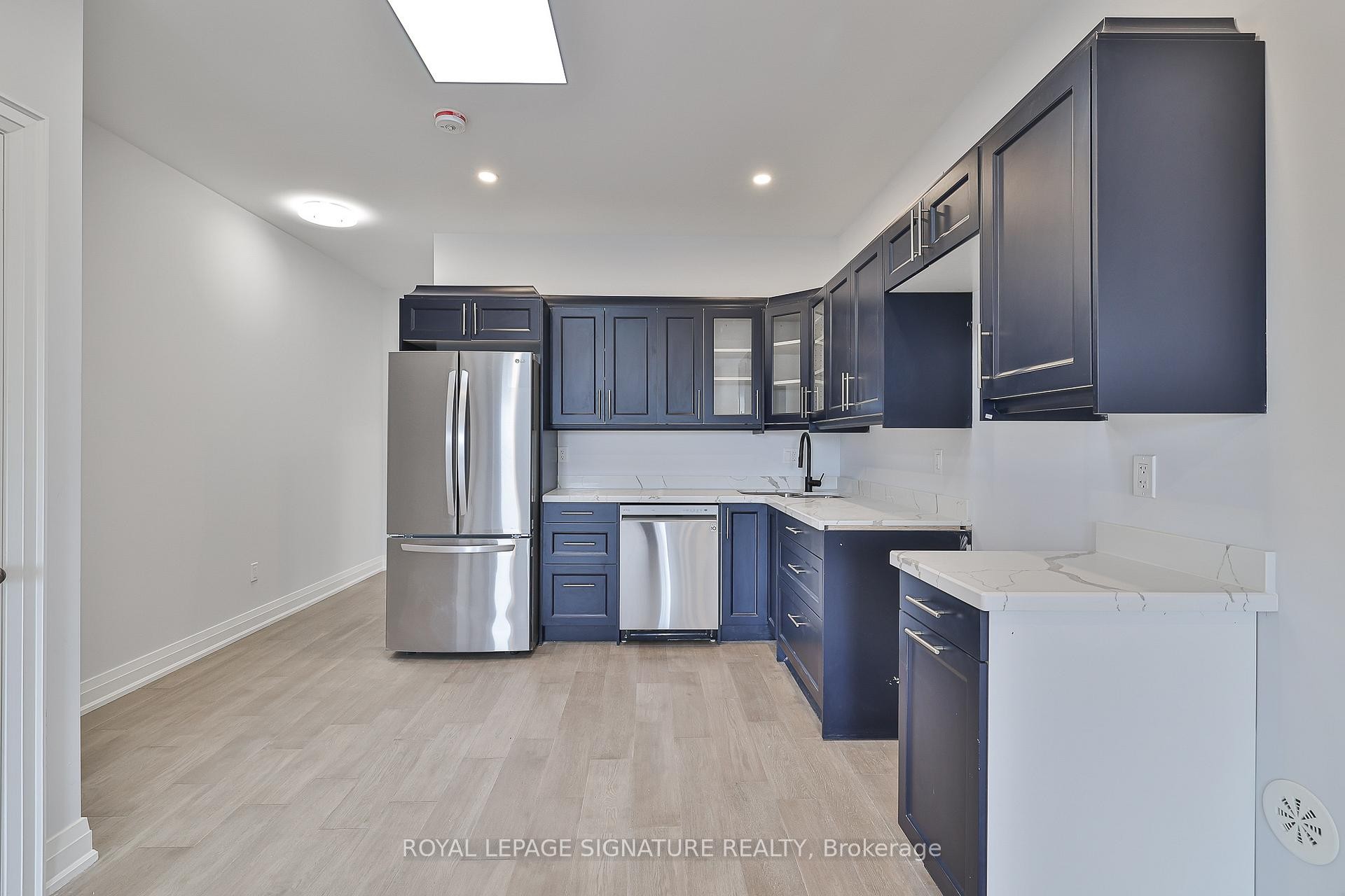 Third-60 Belvidere Avenue, Toronto, ON - Indoor Photo Showing Kitchen With Stainless Steel Kitchen