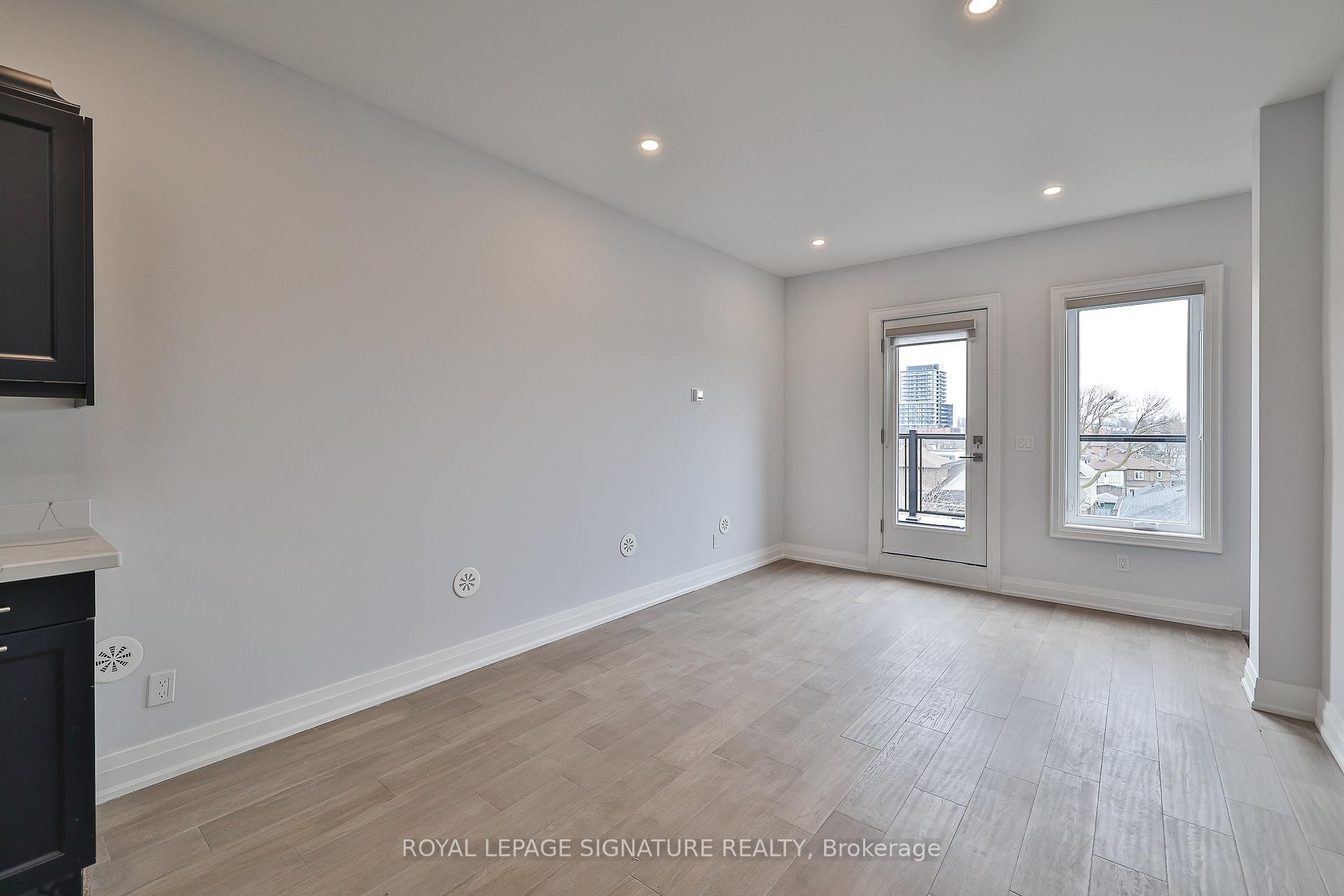 Third-60 Belvidere Avenue, Toronto, ON - Indoor Photo Showing Other Room