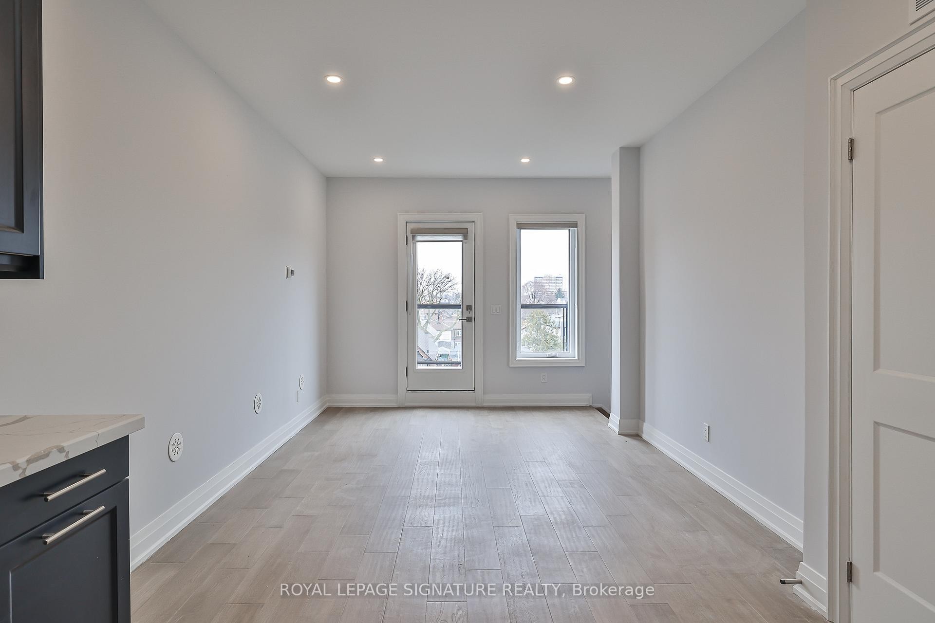 Third-60 Belvidere Avenue, Toronto, ON - Indoor Photo Showing Other Room