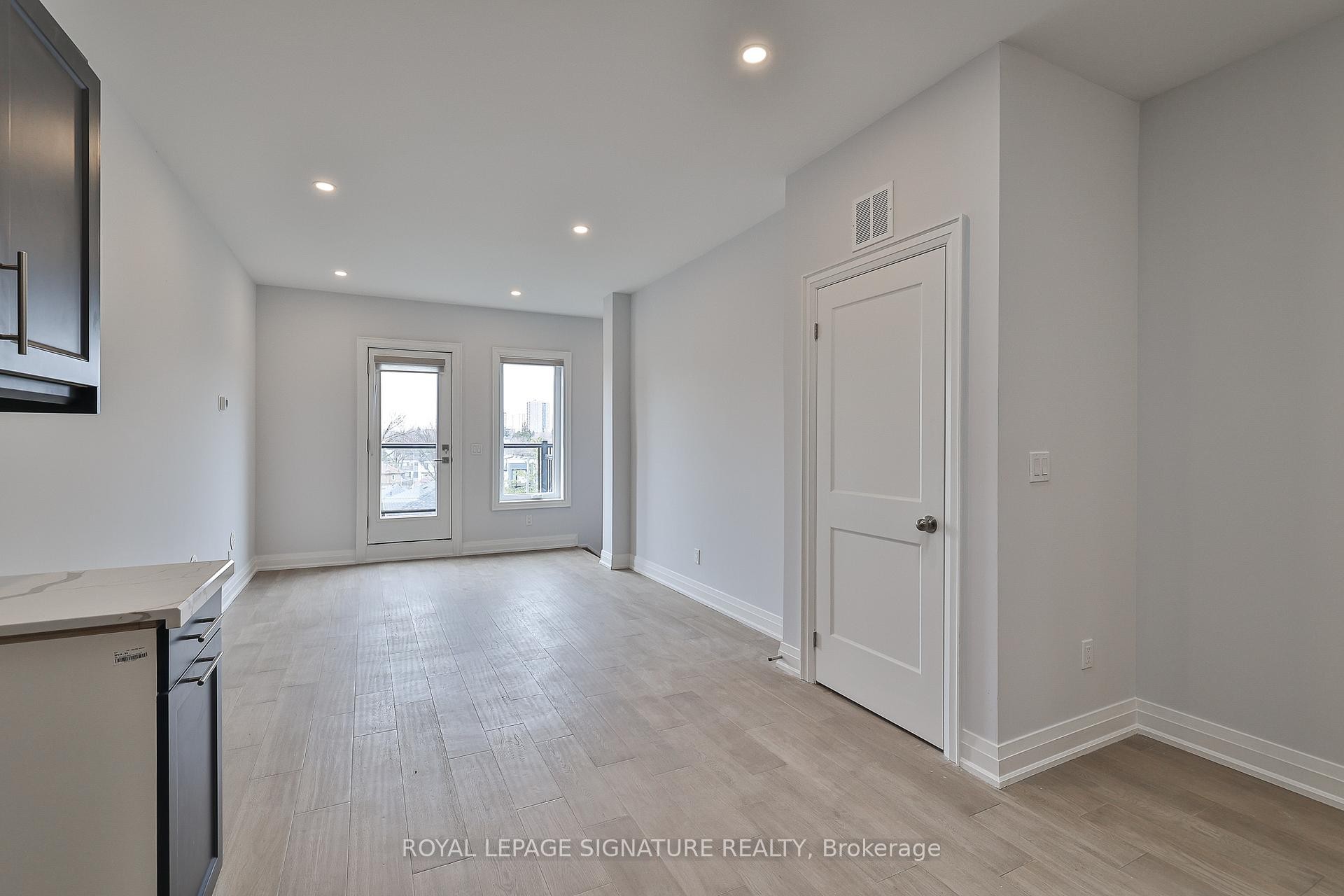 Third-60 Belvidere Avenue, Toronto, ON - Indoor Photo Showing Other Room