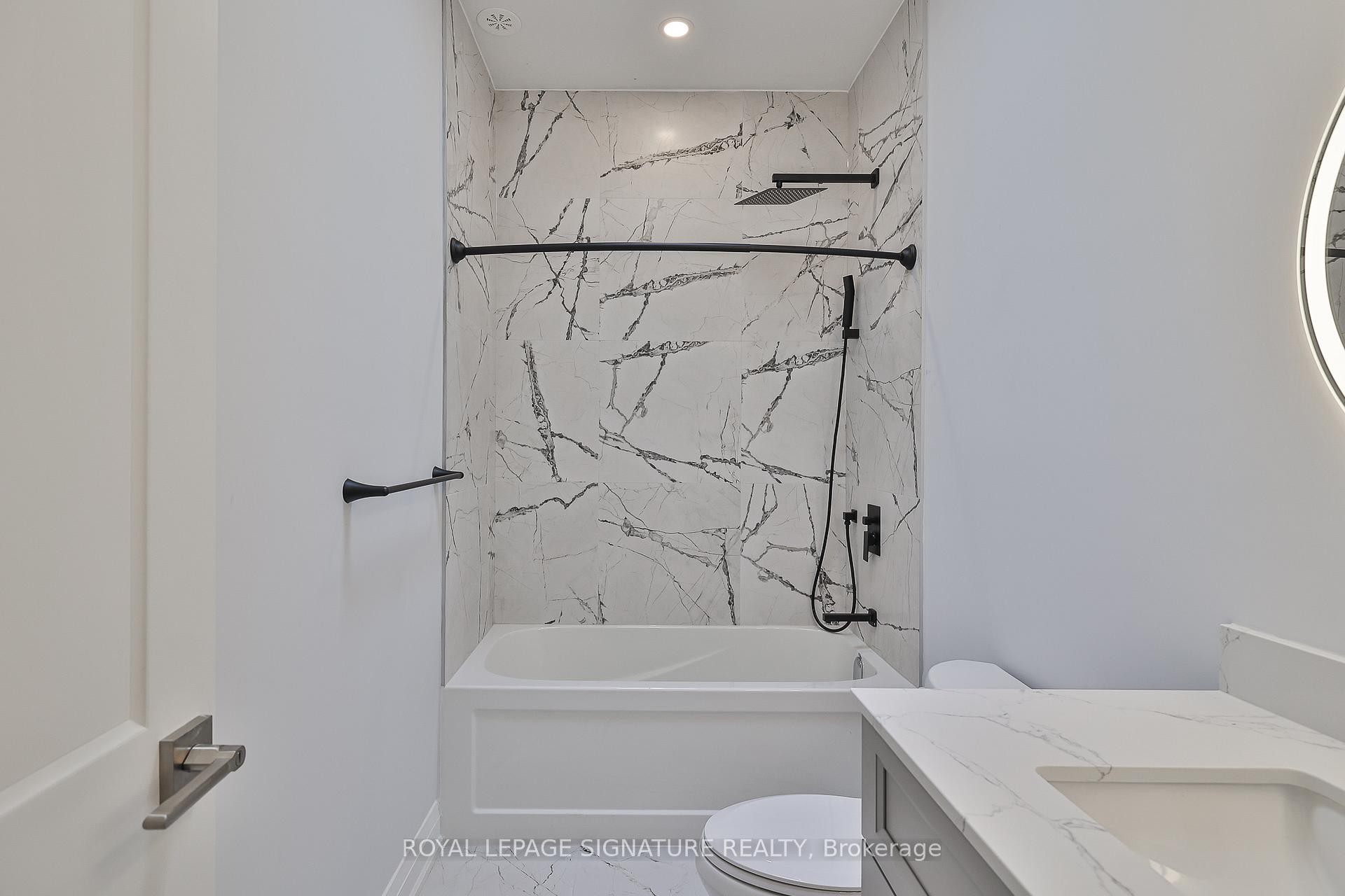 Third-60 Belvidere Avenue, Toronto, ON - Indoor Photo Showing Bathroom