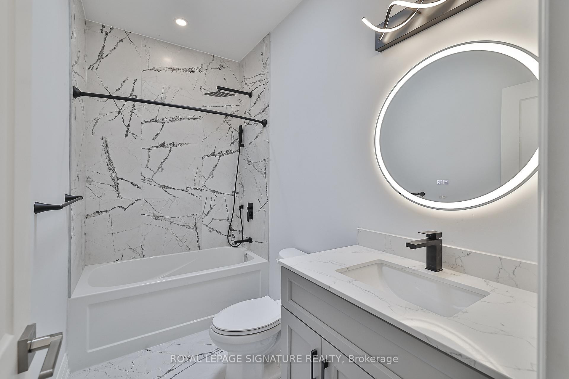Third-60 Belvidere Avenue, Toronto, ON - Indoor Photo Showing Bathroom