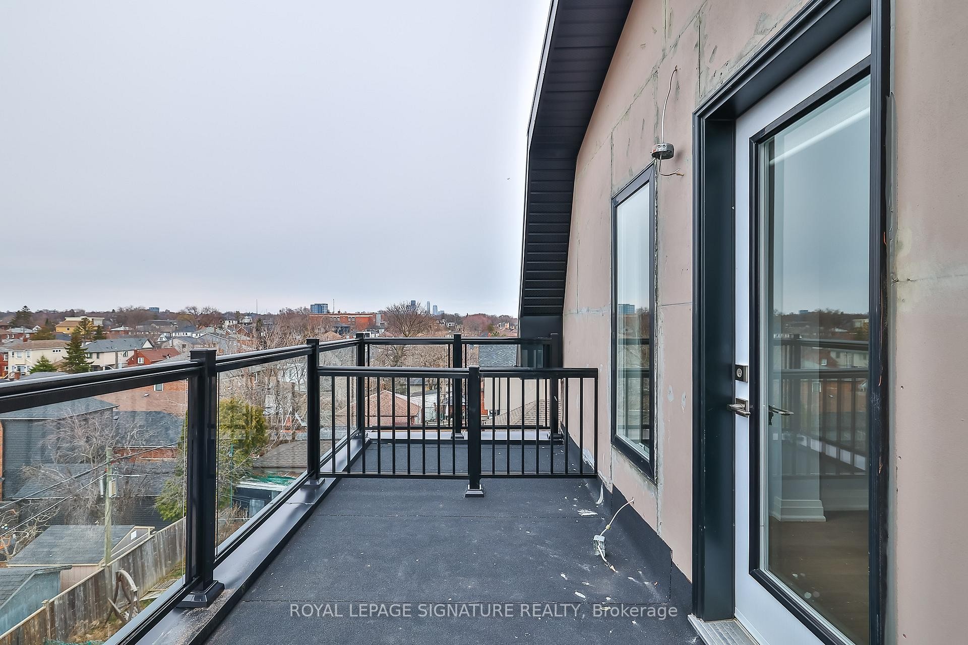 Third-60 Belvidere Avenue, Toronto, ON - Outdoor With Exterior