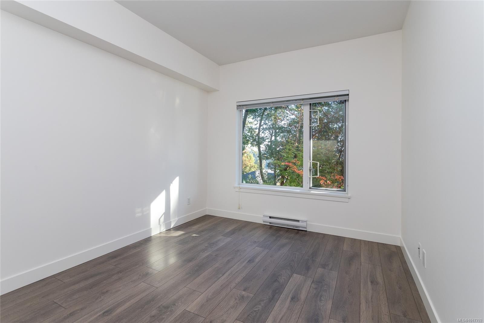 201-290 Wilfert Rd, View Royal, BC - Indoor Photo Showing Other Room