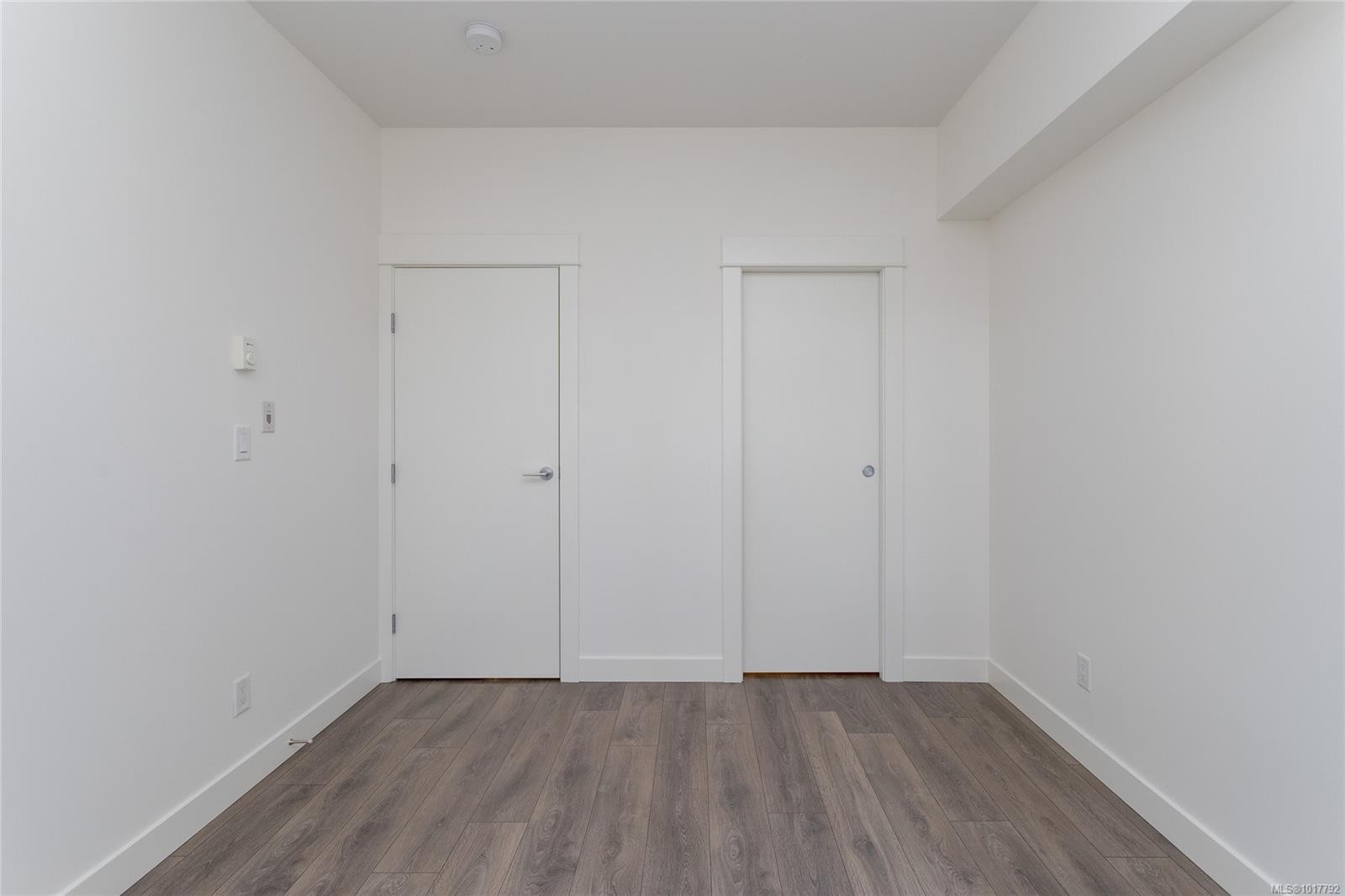 201-290 Wilfert Rd, View Royal, BC - Indoor Photo Showing Other Room