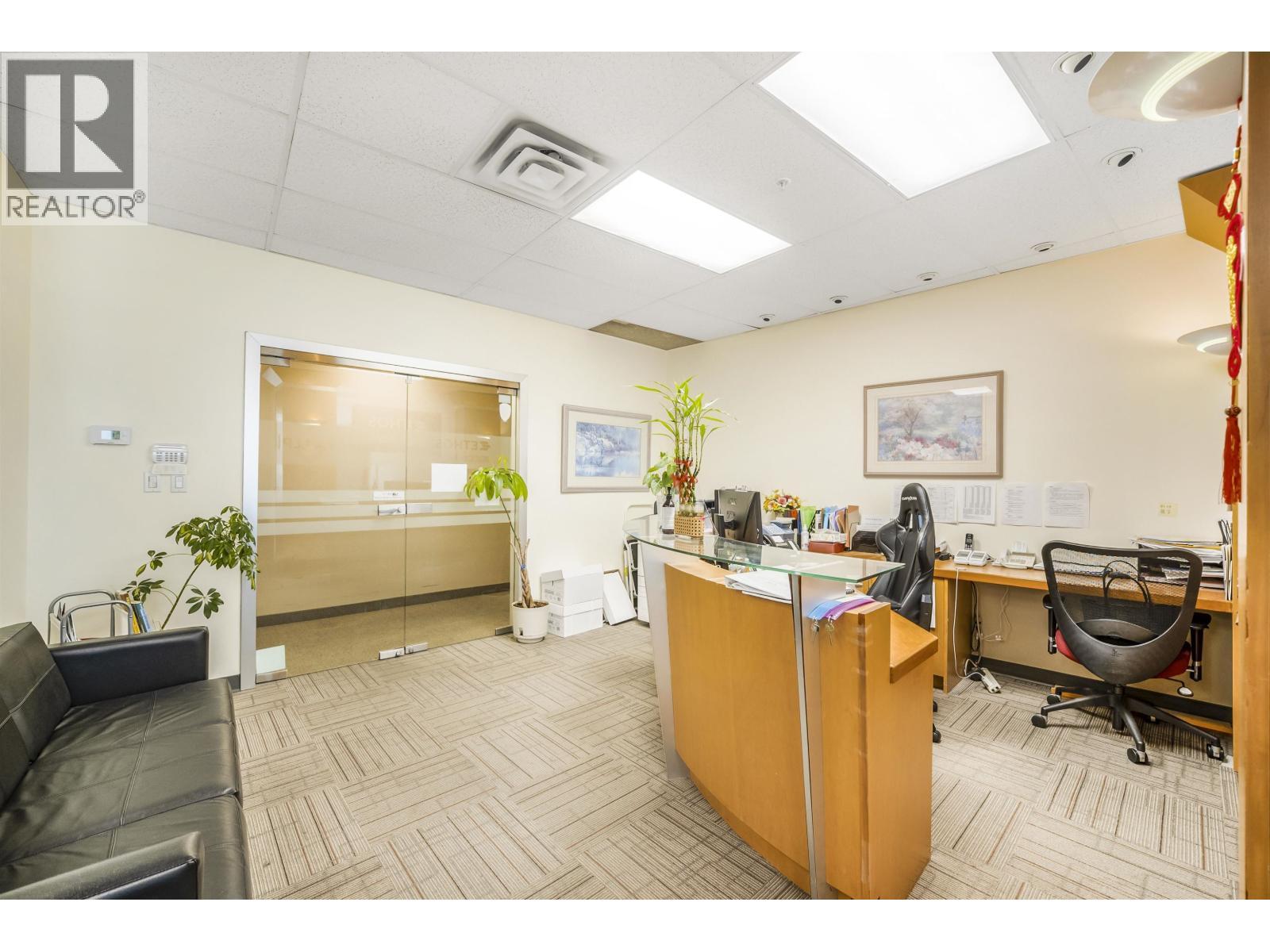 605 4538 Kingsway, Burnaby, BC