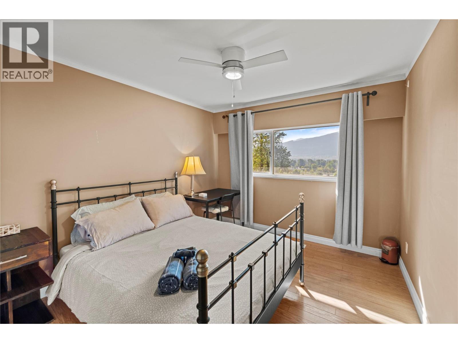 1938 Parker Drive, Merritt, BC - Indoor Photo Showing Bedroom