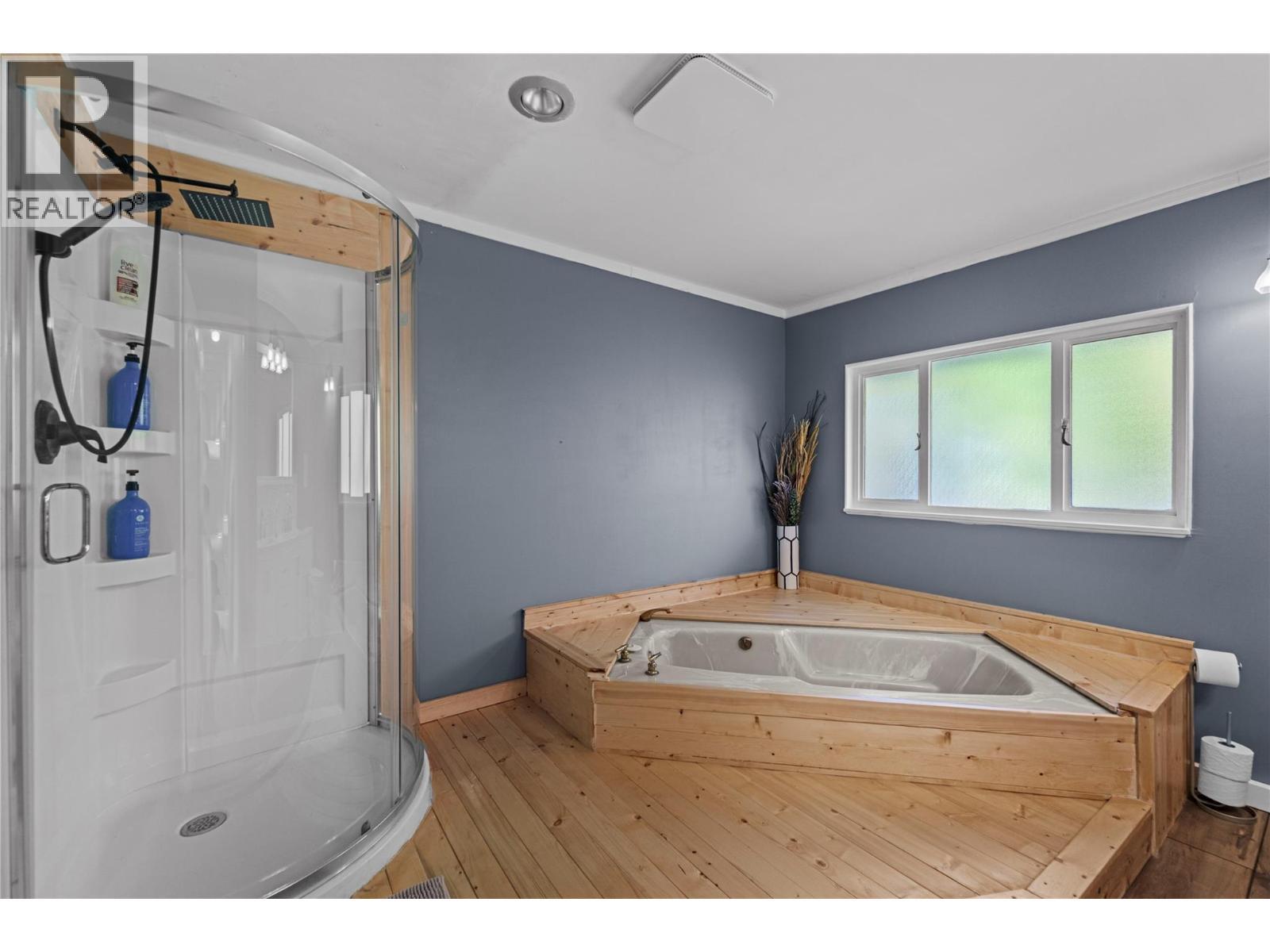 1938 Parker Drive, Merritt, BC - Indoor Photo Showing Bathroom